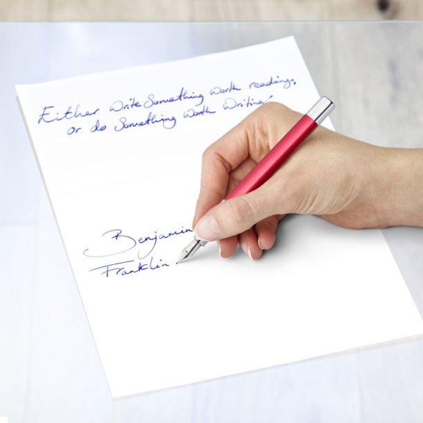 Staedtler Fyldepen - Triplus medium - rd - (bl skrift)